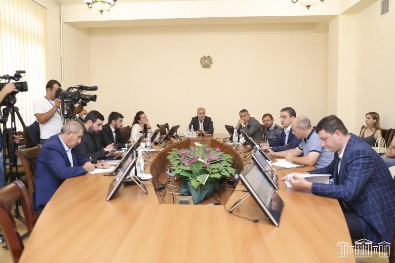ԱԺ պաշտպանության հանձնաժողովի նախագահի պաշտոնի համար Անդրանիկ Քոչարյանը չի առաջադրվել