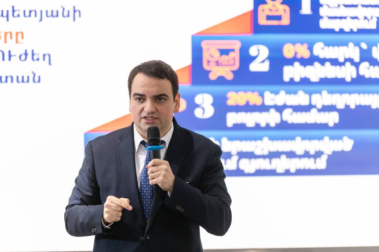 ԱԺ նախագահի հրաժարականից հետո խորհրդարանականները փնտրում են փոխարինող, բայց ոչ ոք չի ցանկանում զբաղեցնել այդ պաշտոնը